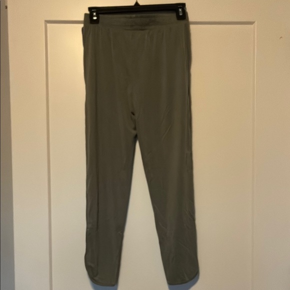 American Eagle Outfitters Olive Green Joggers - Picture 4 of 6